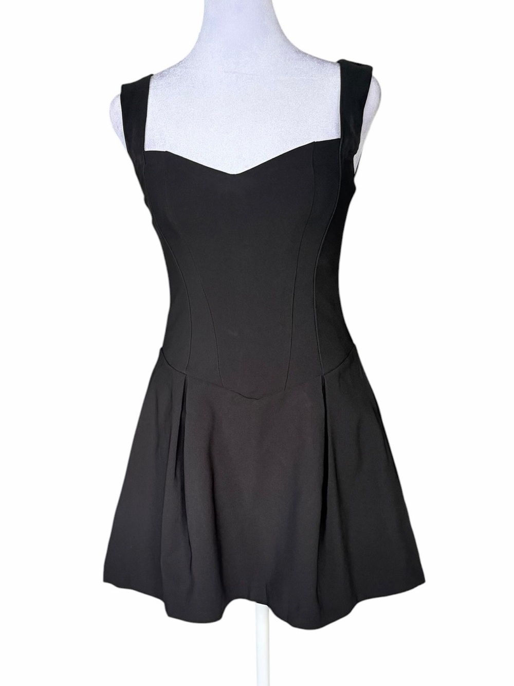 Elegant Black Sweetheart -Neck Mini Dress